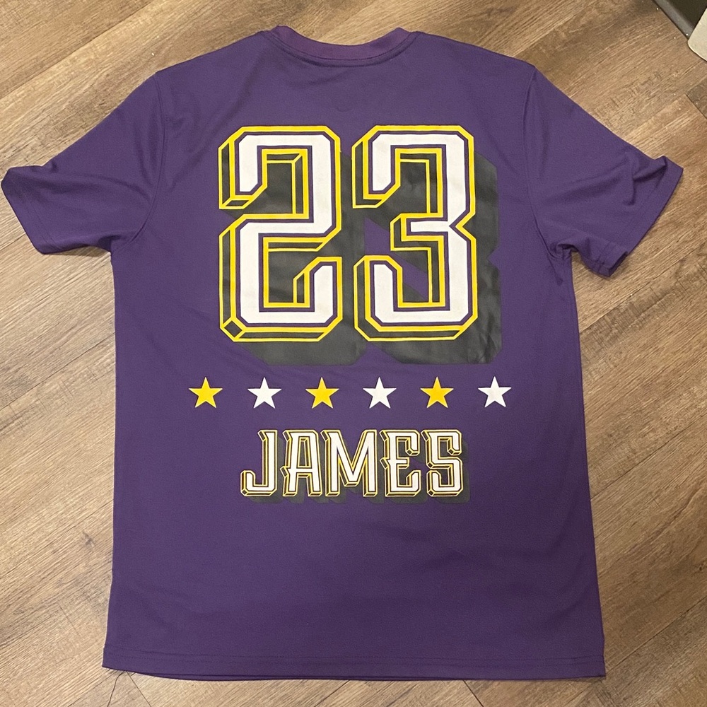 NBA Purple Lakers Lebron James T-Shirt - Picture 3 of 4